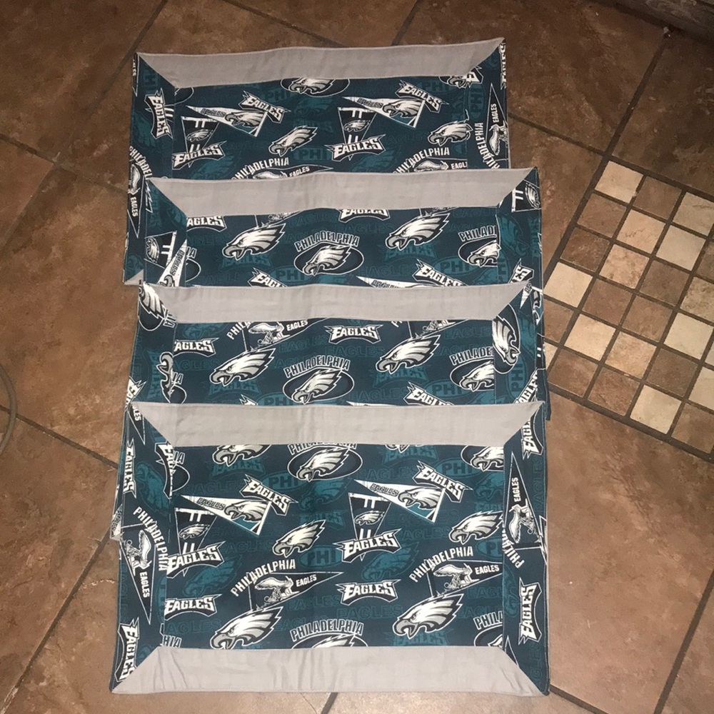 NFL Set/4 Eagles Cloth Placemats